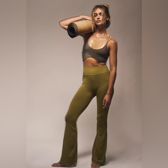 Free People Good Karma Flare Leggings Dusted Military XS/S $98 - Picture 4 of 5